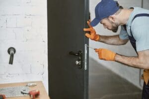 Wat kost een slotenmaker in Wilrijk bij spoedhulp?