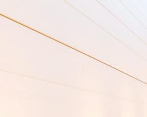 Wat maakt geïsoleerde dak- en wandbeplating zo energiezuinig?